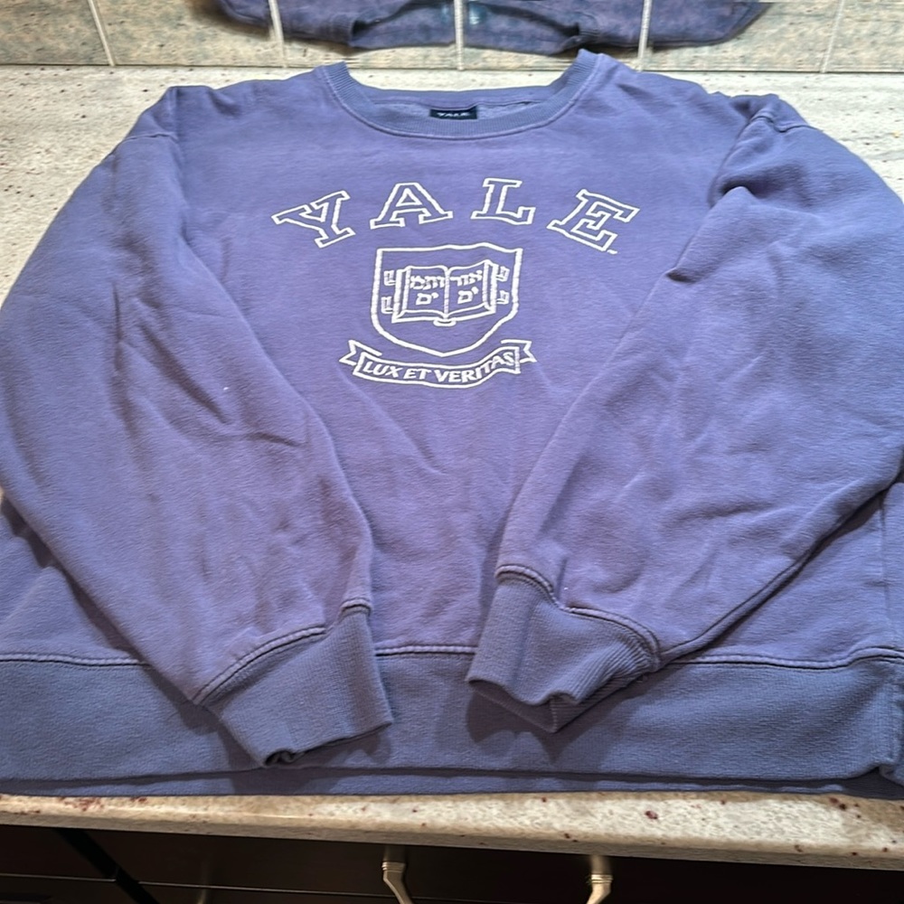 Women’s sweatshirt